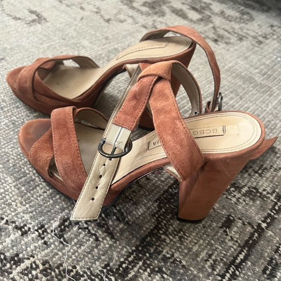 BCBG suede camel rusty color with ankle strap and platform heel - Picture 6 of 7